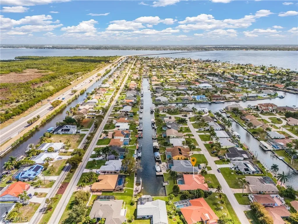 2027 SE 25th Terrace Cape Coral FL 33904