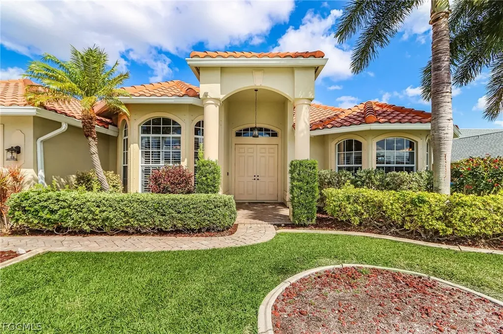 2027 SE 25th Terrace Cape Coral FL 33904