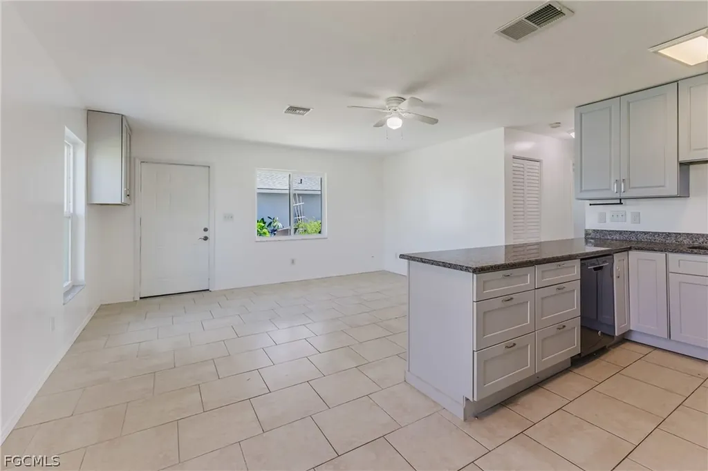 16599 Davis Road Fort Myers FL 33908