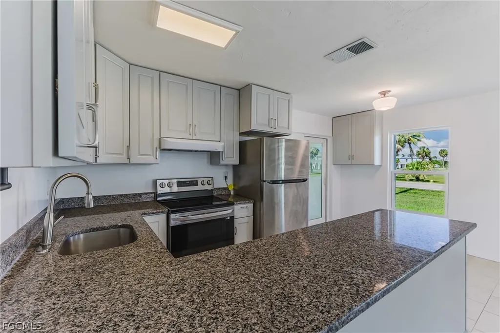 16599 Davis Road Fort Myers FL 33908