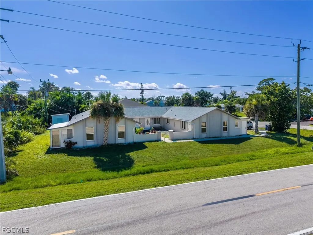 16599 Davis Road Fort Myers FL 33908