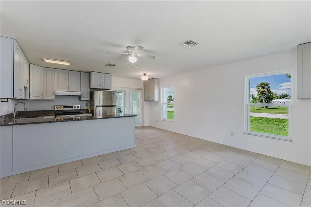 16599 Davis Road Fort Myers FL 33908