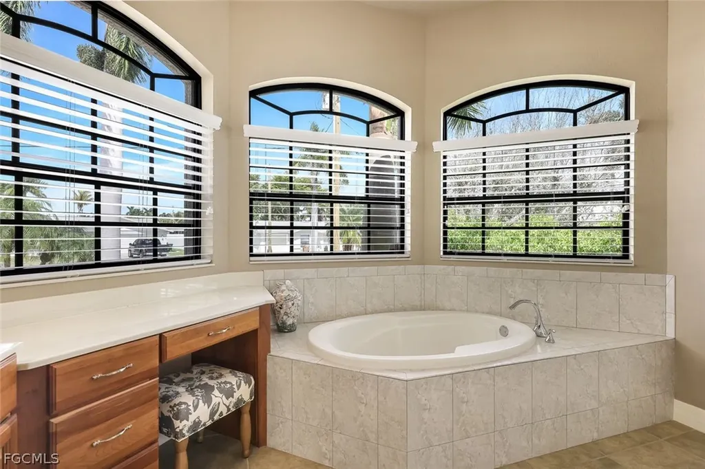 1028 Dolphin Drive Cape Coral FL 33904