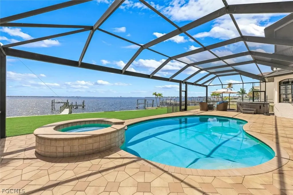 1028 Dolphin Drive Cape Coral FL 33904