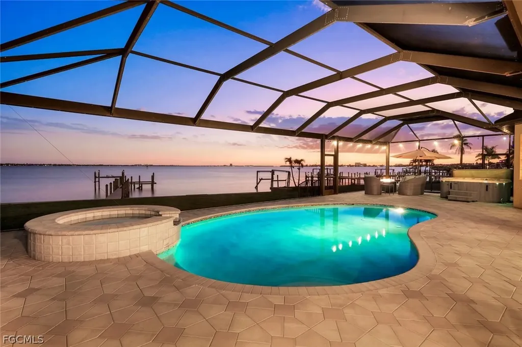 1028 Dolphin Drive Cape Coral FL 33904