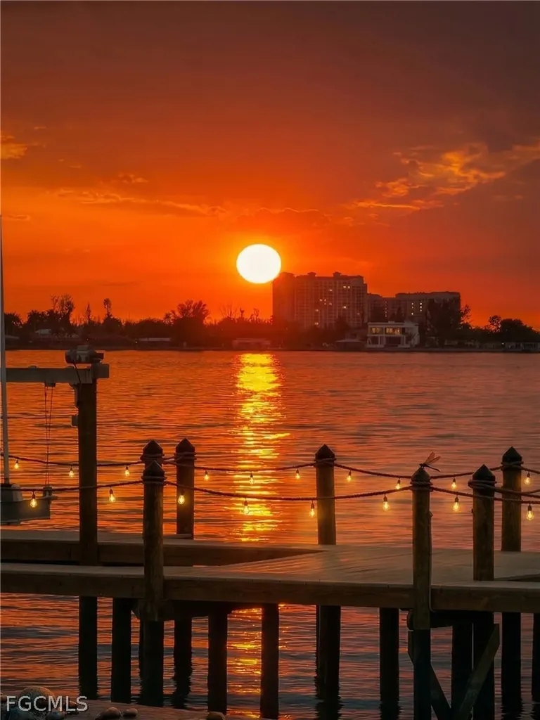 1028 Dolphin Drive Cape Coral FL 33904