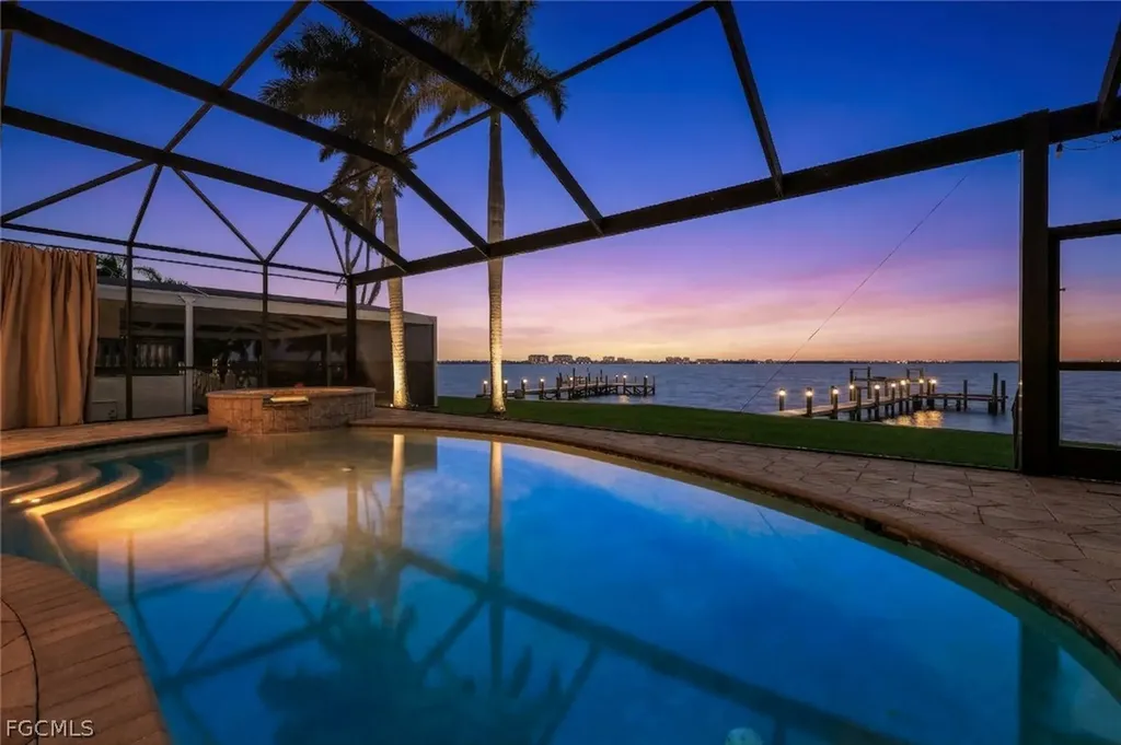 1028 Dolphin Drive Cape Coral FL 33904