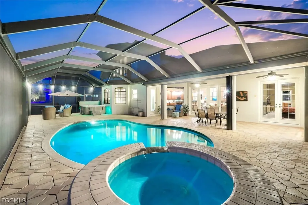 1028 Dolphin Drive Cape Coral FL 33904