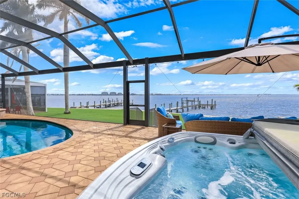 1028 Dolphin Drive Cape Coral FL 33904