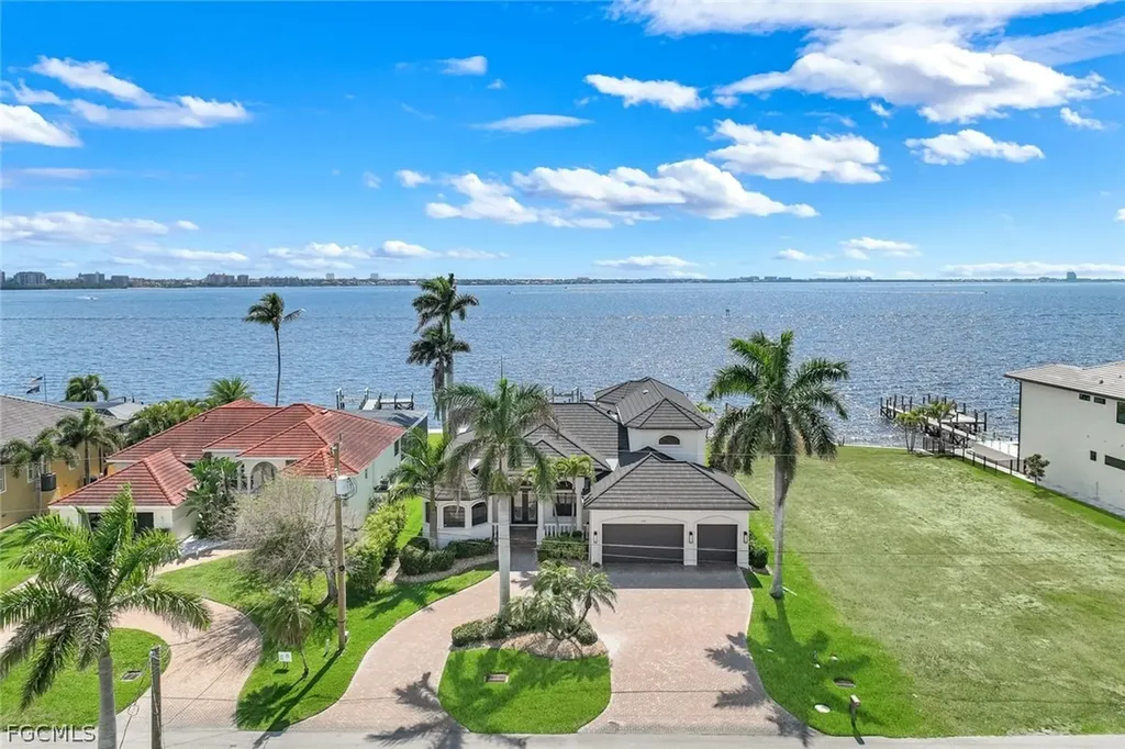 1028 Dolphin Drive Cape Coral FL 33904