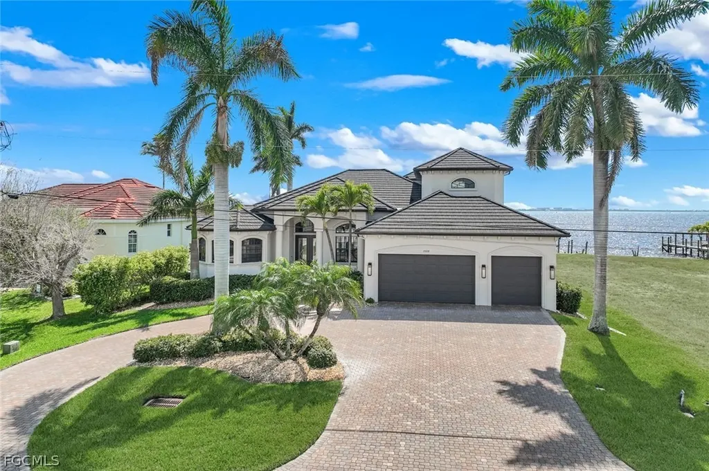 1028 Dolphin Drive Cape Coral FL 33904