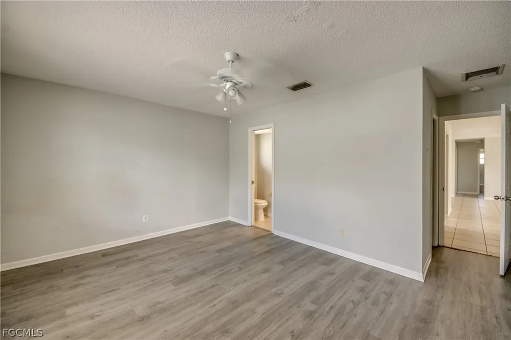 703 SE 33rd Street Cape Coral FL 33904