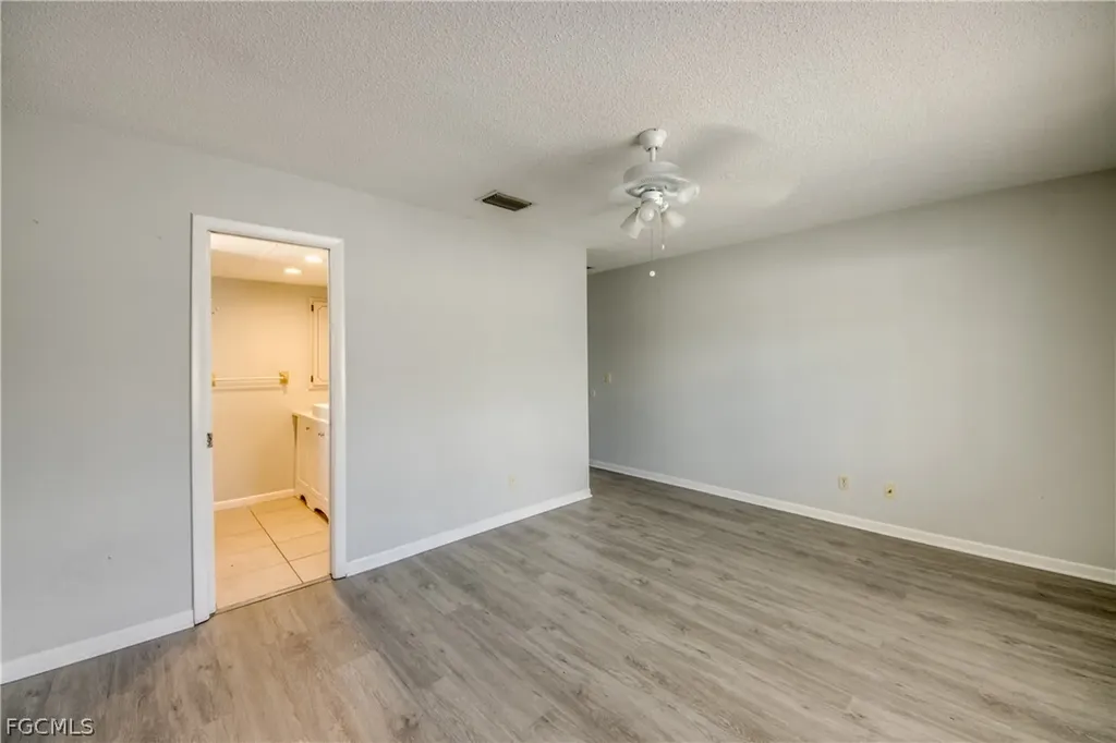 703 SE 33rd Street Cape Coral FL 33904