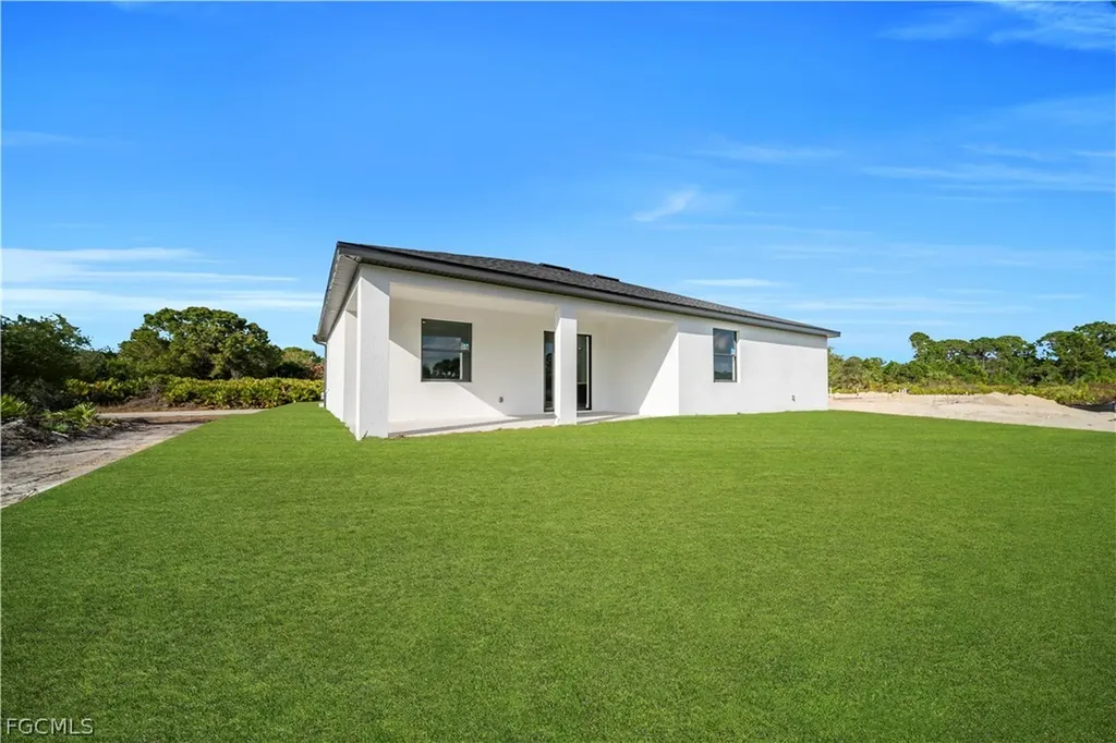 697 Whitmore Loop Lehigh Acres FL 33972