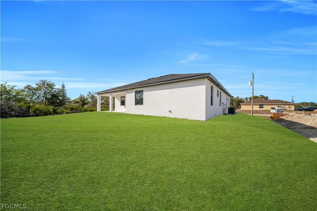 697 Whitmore Loop Lehigh Acres FL 33972