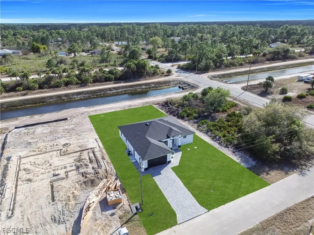 697 Whitmore Loop Lehigh Acres FL 33972