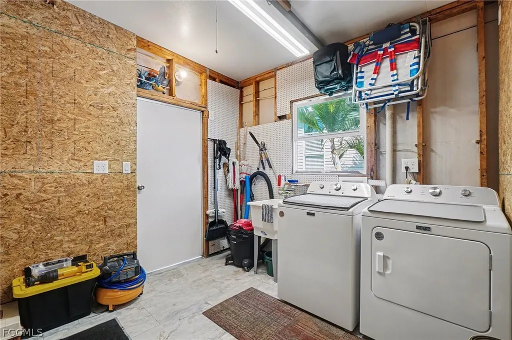 3094 Harpoon Lane St. James City FL 33956