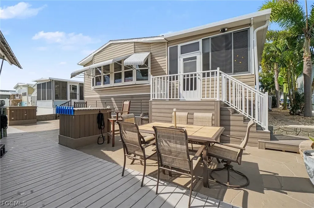 3094 Harpoon Lane St. James City FL 33956