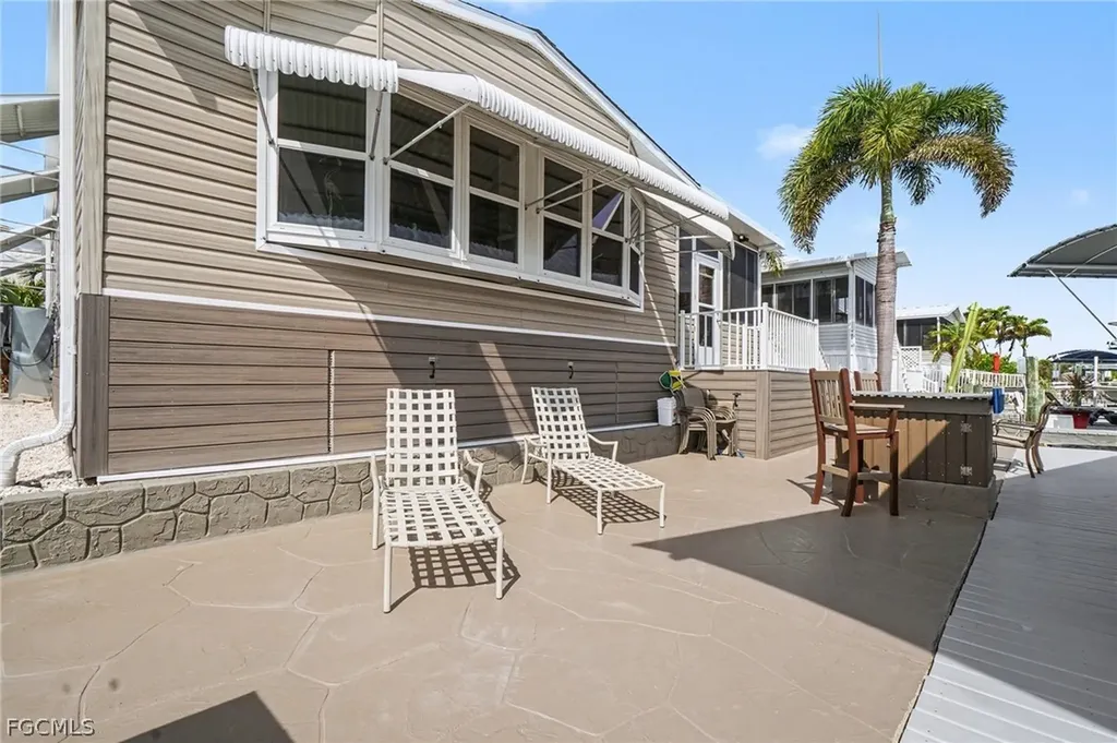 3094 Harpoon Lane St. James City FL 33956