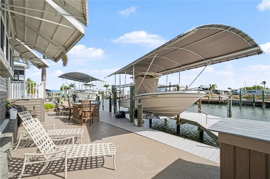 3094 Harpoon Lane St. James City FL 33956