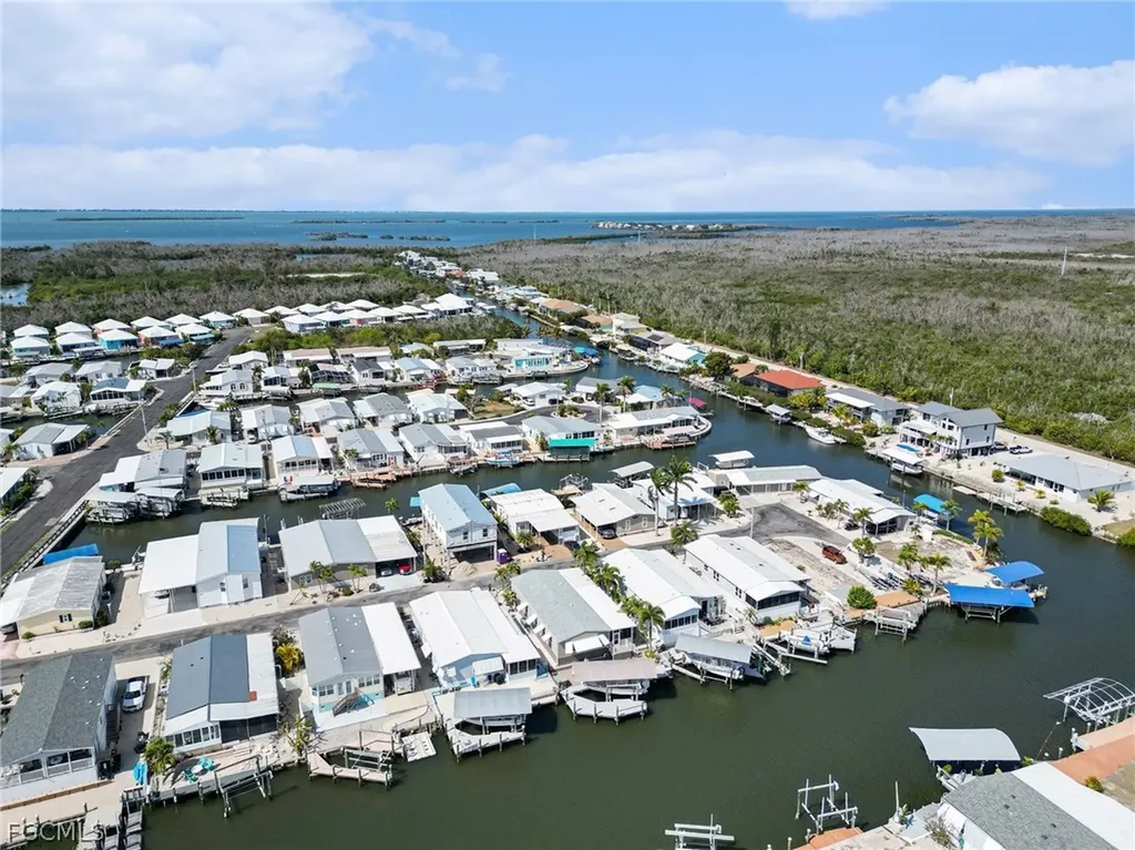 3094 Harpoon Lane St. James City FL 33956