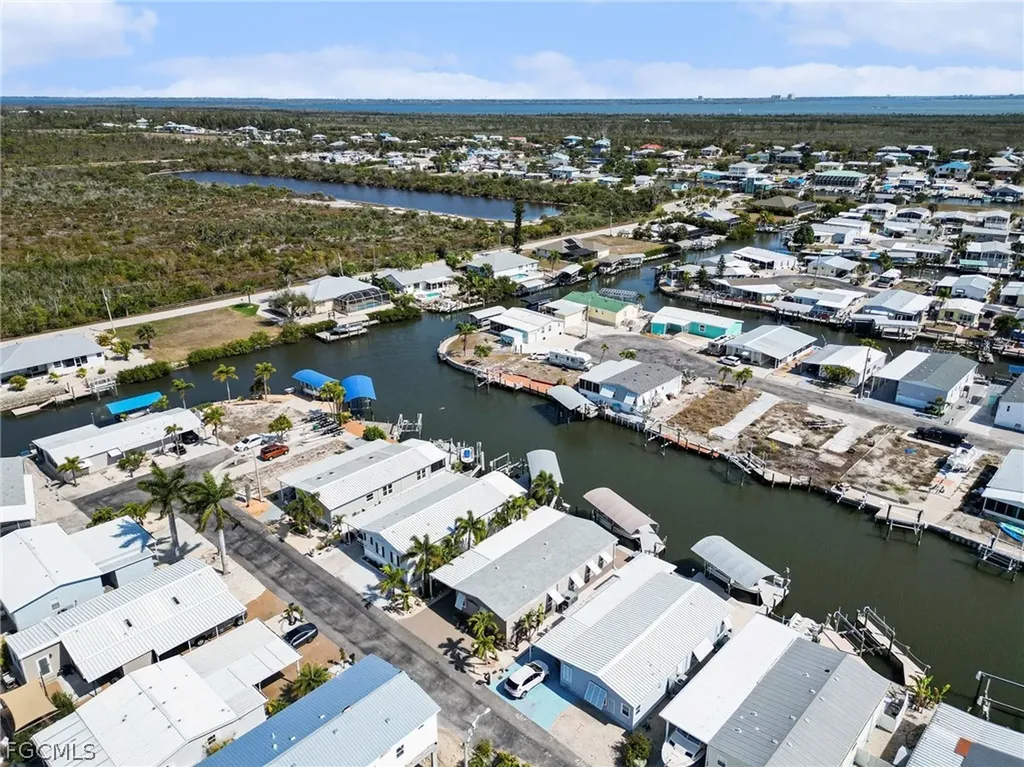 3094 Harpoon Lane St. James City FL 33956