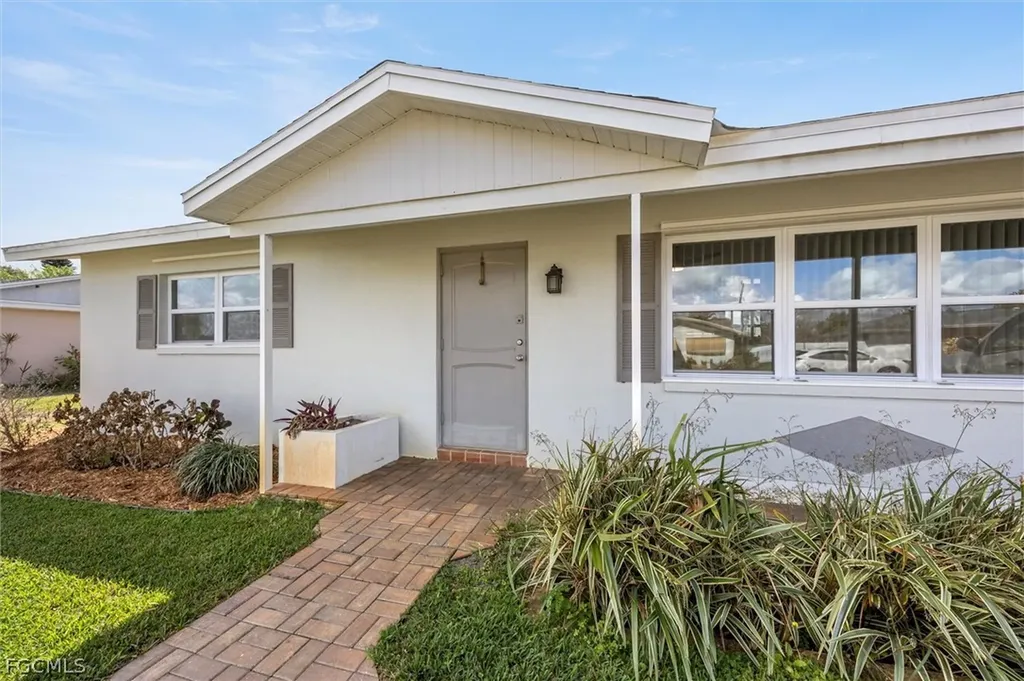 1412 Irondale Street E Lehigh Acres FL 33936