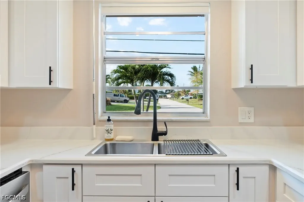 834 SE 46th Street Cape Coral FL 33904