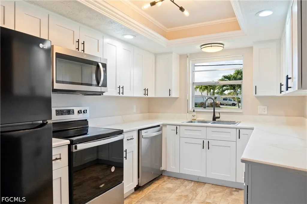 834 SE 46th Street Cape Coral FL 33904