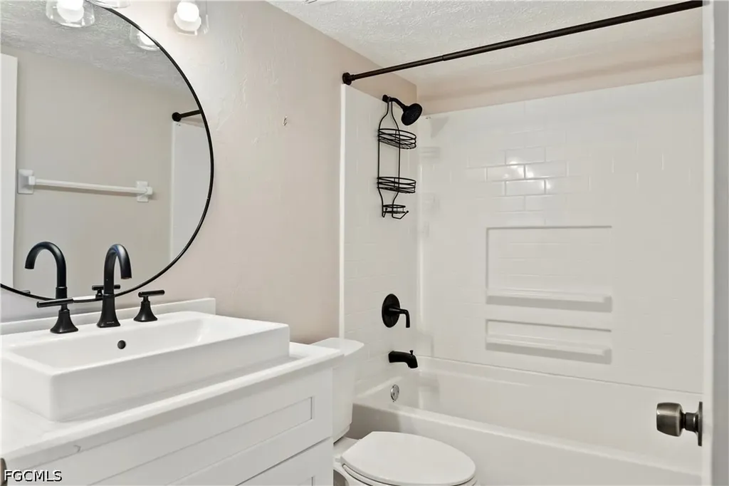 834 SE 46th Street Cape Coral FL 33904