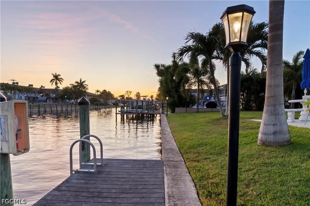 834 SE 46th Street Cape Coral FL 33904