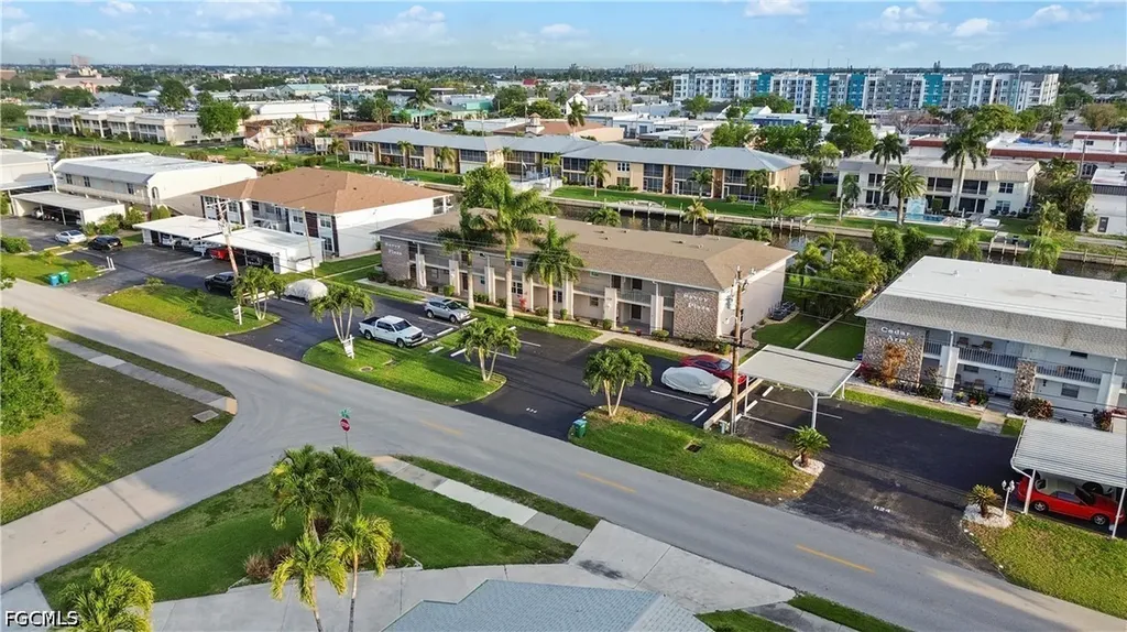 834 SE 46th Street Cape Coral FL 33904