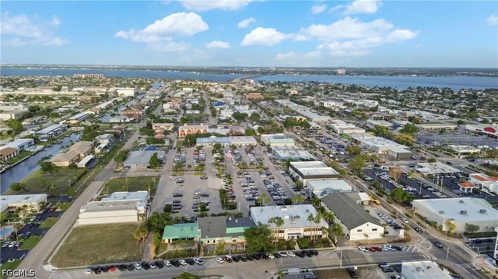 834 SE 46th Street Cape Coral FL 33904