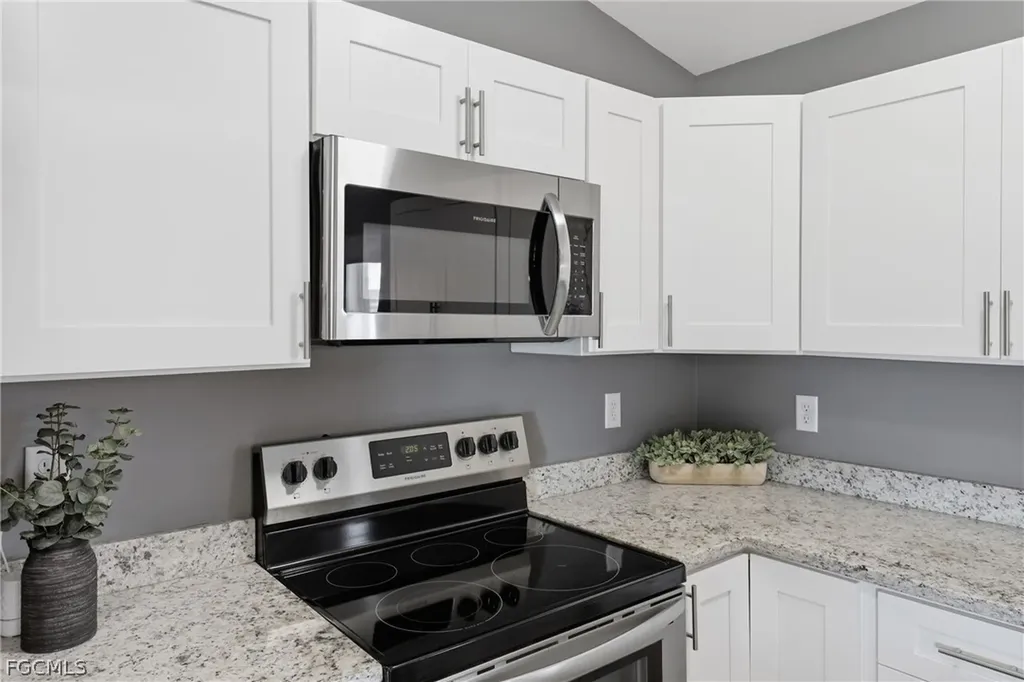 3017 NE 2nd Avenue Cape Coral FL 33909