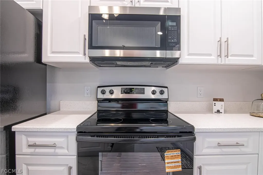 3594 NE 9th Place Cape Coral FL 33909