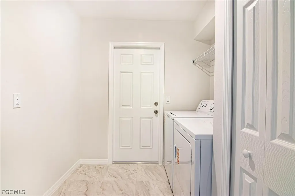 3594 NE 9th Place Cape Coral FL 33909