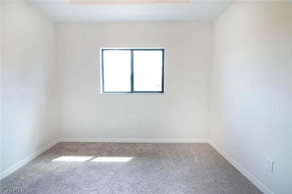 3594 NE 9th Place Cape Coral FL 33909