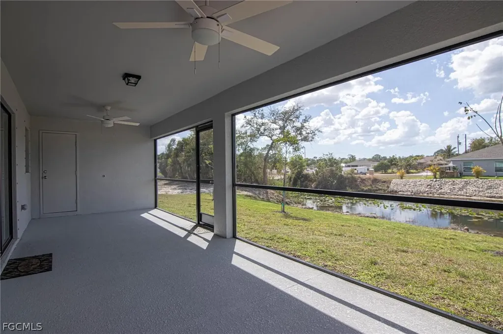 3594 NE 9th Place Cape Coral FL 33909