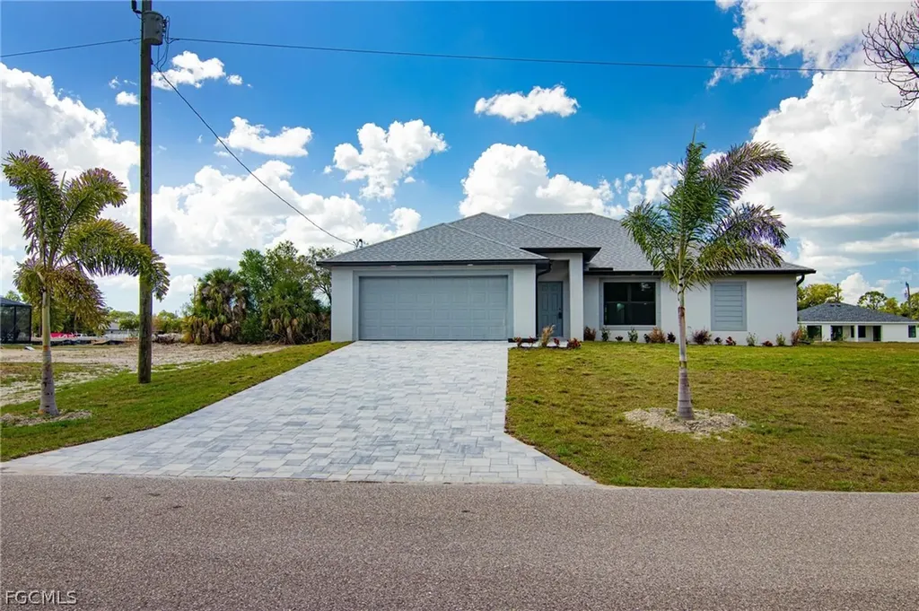 3594 NE 9th Place Cape Coral FL 33909