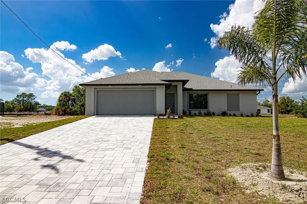 3594 NE 9th Place Cape Coral FL 33909