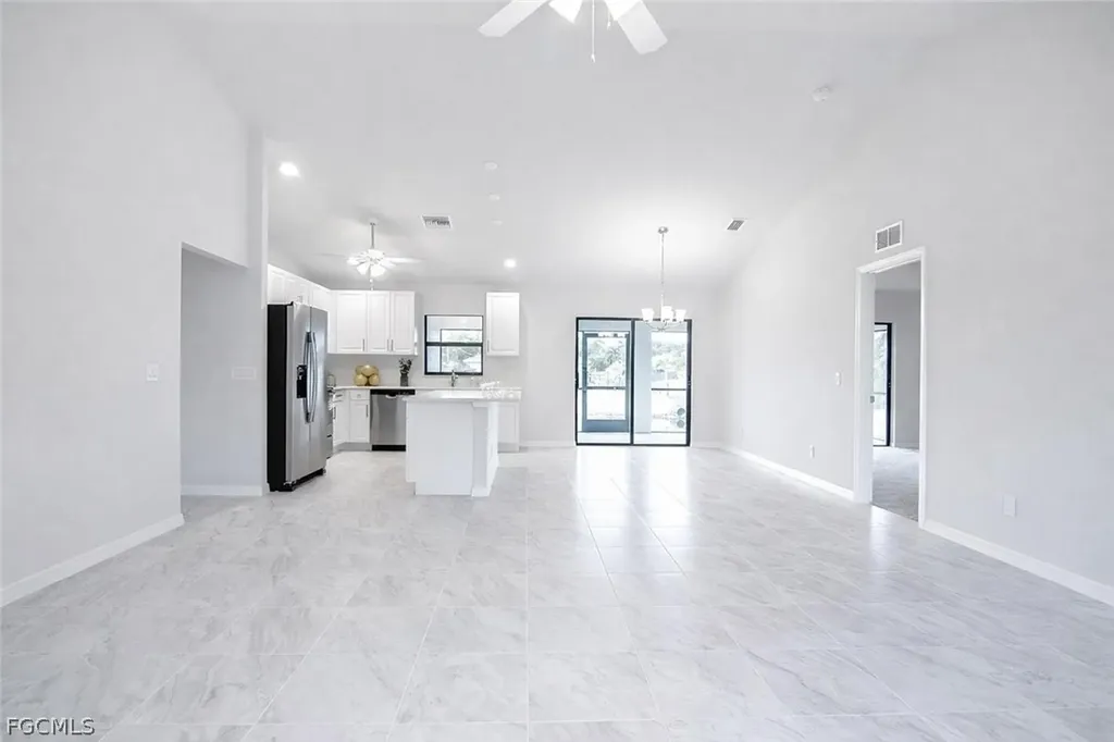 3594 NE 9th Place Cape Coral FL 33909