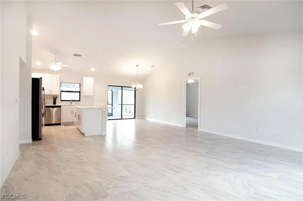 3594 NE 9th Place Cape Coral FL 33909
