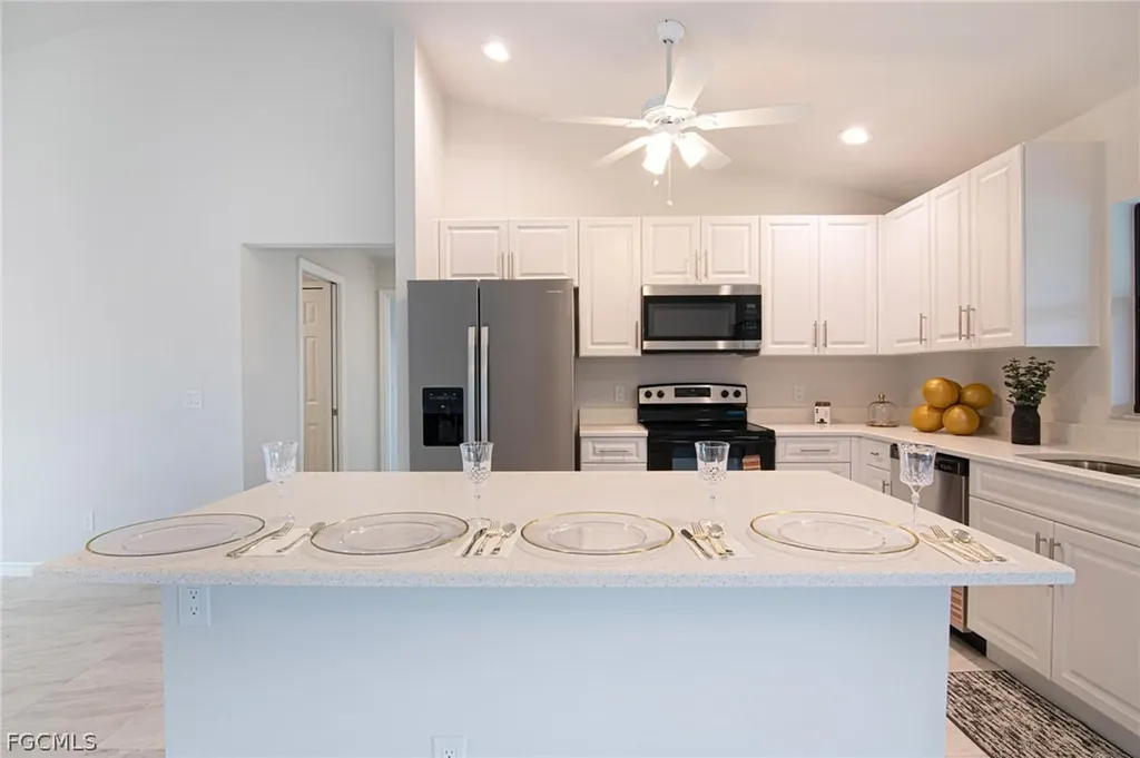 3594 NE 9th Place Cape Coral FL 33909