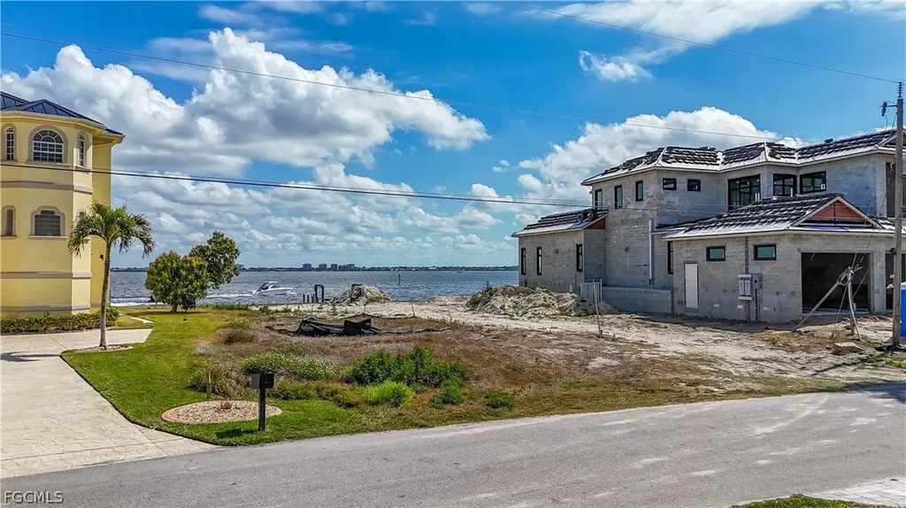 5929 SW 1st Avenue Cape Coral FL 33914