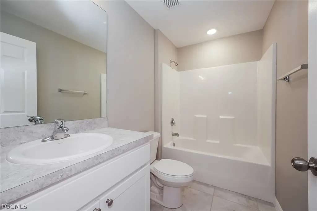 3807 8th Street SW Lehigh Acres FL 33976