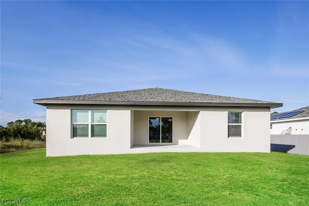 3807 8th Street SW Lehigh Acres FL 33976