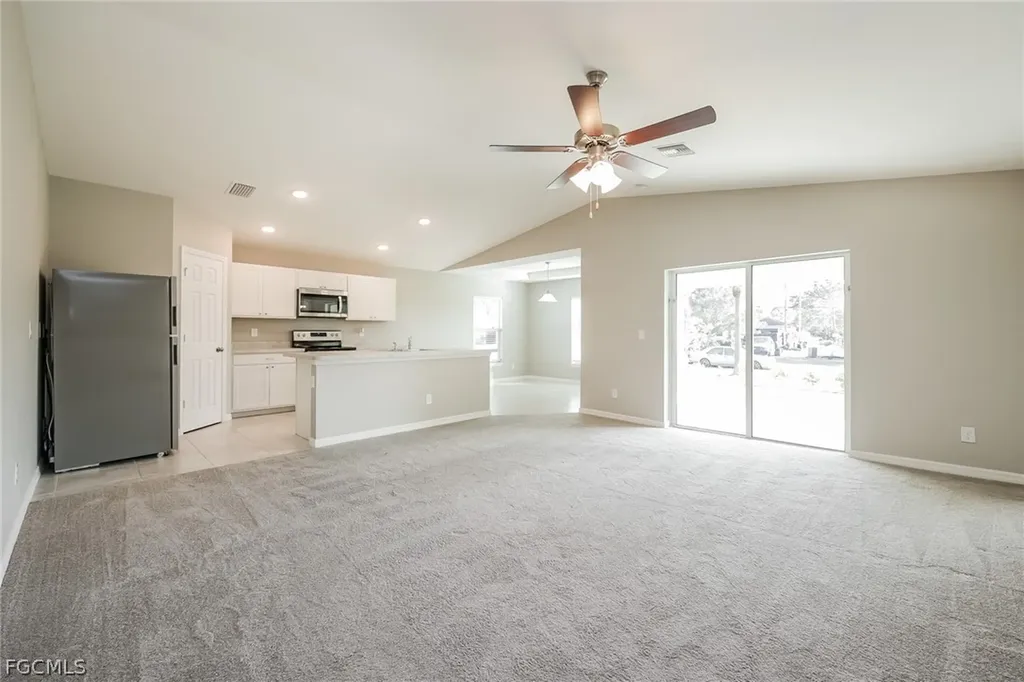 3807 8th Street SW Lehigh Acres FL 33976