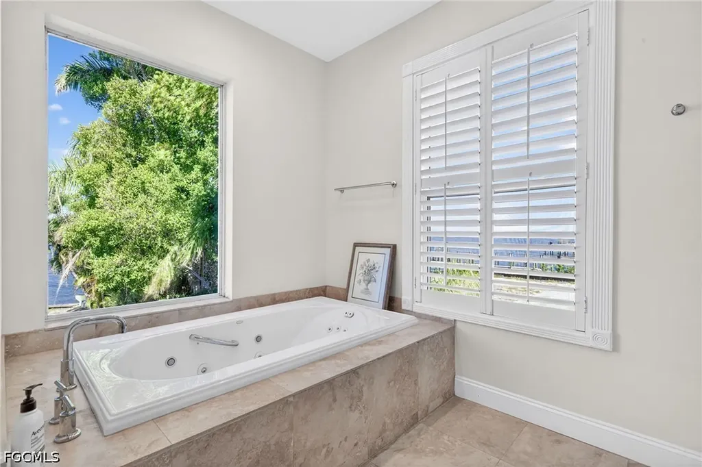 2878 Valencia Way Fort Myers FL 33901