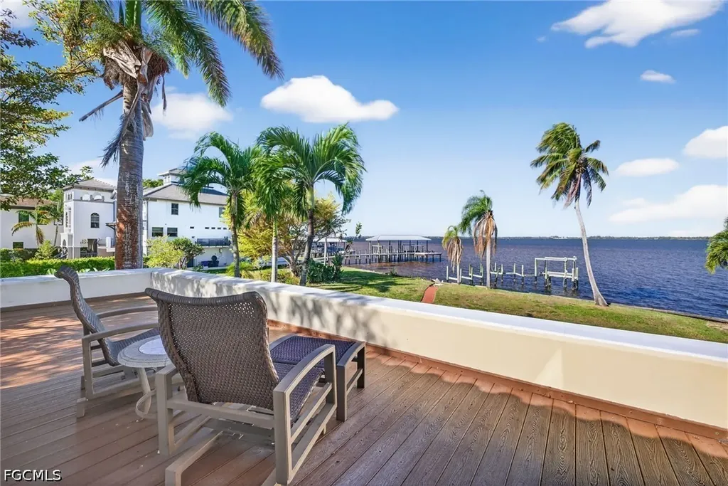 2878 Valencia Way Fort Myers FL 33901