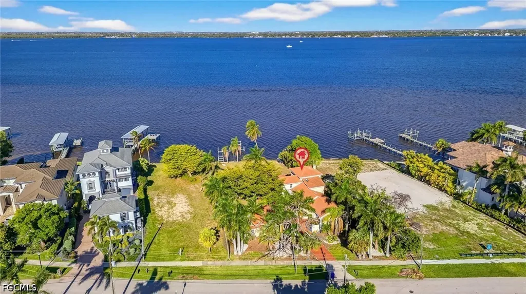 2878 Valencia Way Fort Myers FL 33901